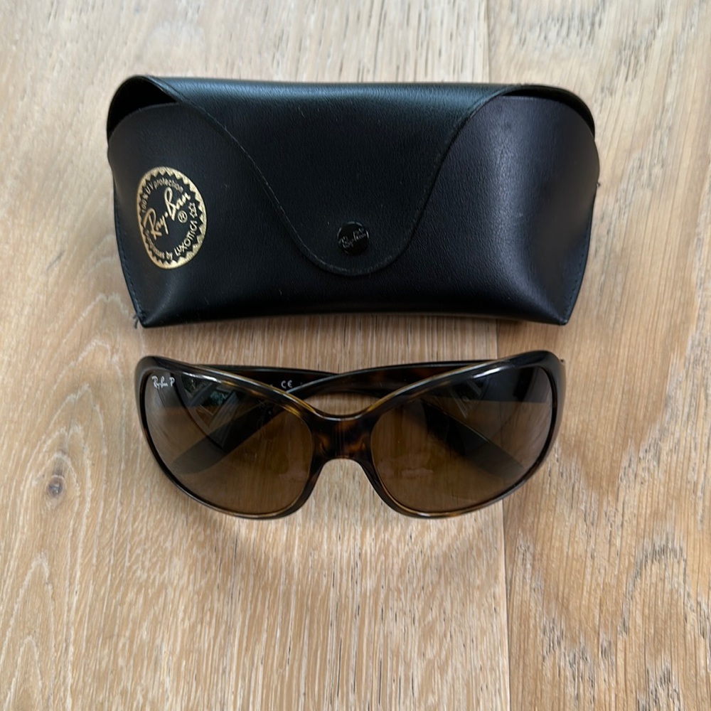 Ray-Ban Women's Brown Sunglasses with Black Case